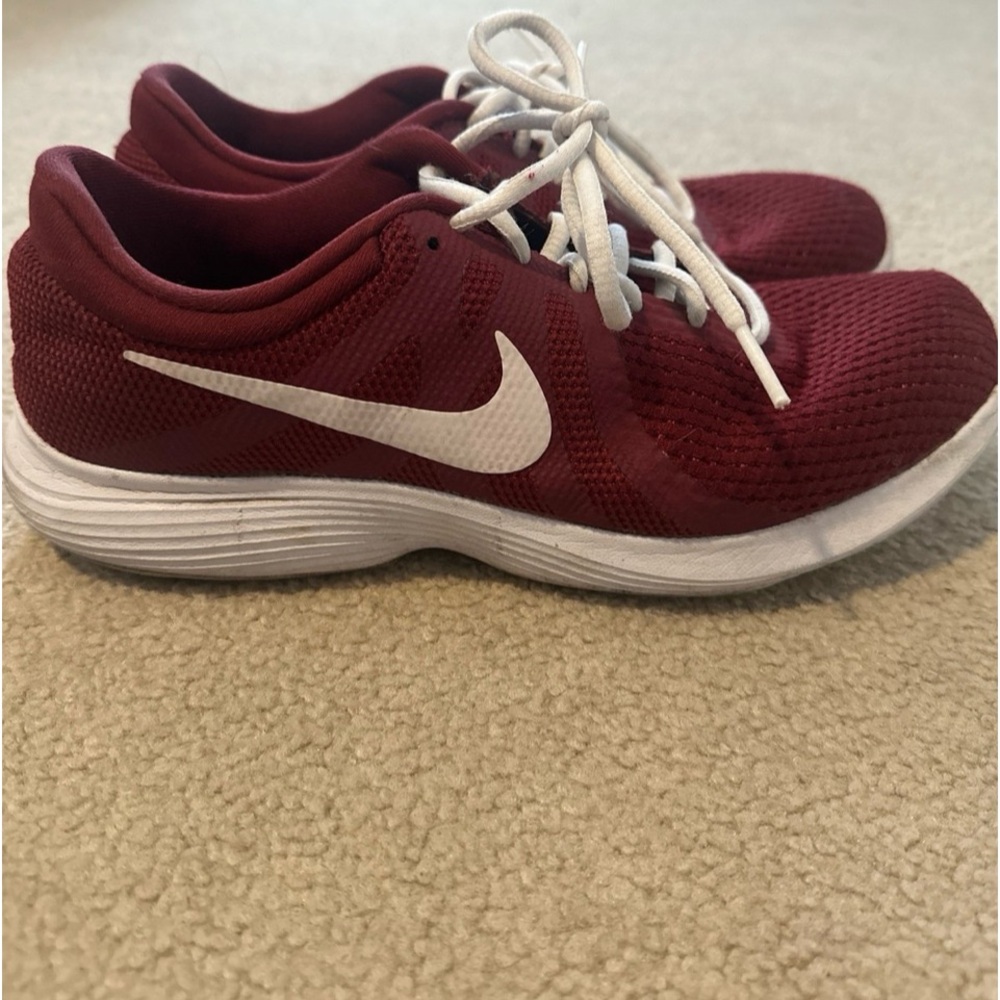Nike burgundy shoes 10